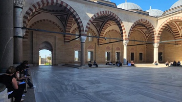 Trakya Üniversitesi mimarlık öğrencileri ilk dersini Selimiye'de yaptı