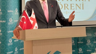Gürcü askerlere Tiflis'te düzenlenen törenle Türkçe sertifikaları verildi