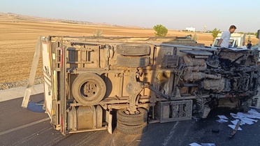 Hasankeyf'te kamyonet sürücüsünün kontrolünü kaybetmesi sonucu 2 kişi yaralandı