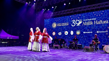 Kırşehir'de 39. Ahilik Haftası'nda Neşet Ertaş türküleri yankılandı