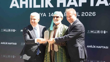 Konya'da 39. Ahilik Haftası yürüyüş ve şed kuşanma töreniyle kutlandı