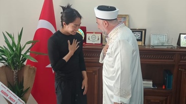 Mardin'e gezmeye gelen Güney Koreli turist, düzenlenen törenle Müslüman oldu