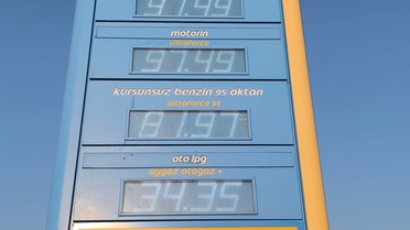 Osmaniye Kadirli'de mazot zammına çiftçiden tepki, traktör tarlada kaldı