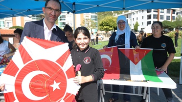 Muğla'da öğrenciler Gazzeli çocuklar için uçurtma uçurdu