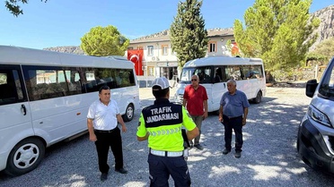Muğla'da okul servislerine emniyet kemeri denetimi kesintisiz sürüyor