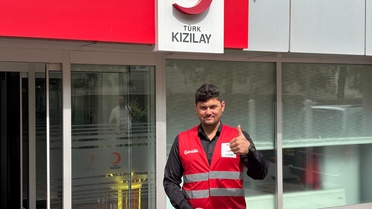 Kızılay'ın 2009 selinde yardım ettiği Afgan, 17 yıl sonra gönüllüsü oldu