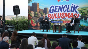 Bilal Erdoğan Diyarbakır'da gençlerle buluştu, Terörsüz Türkiye çağrısı yaptı