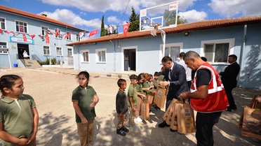 Kırklareli'ndeki okullara Edirne Vakıflar Bölge Müdürlüğünden teknoloji desteği