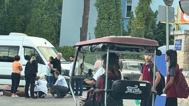 Antalya Aksu'da motosikletli genç kıza ilk müdahaleyi Rektör Özkan yaptı