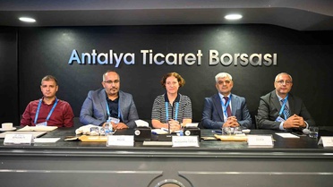 Antalya'da su zirvesi öncesi kentsel ve sanayi su yönetimi toplantısı yapıldı