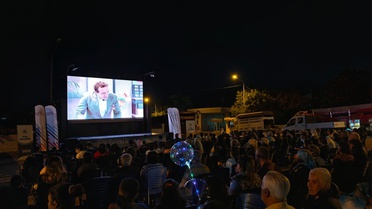 Arguvan'da gezici sinema tırı bu kez 33. Altın Koza için film gösterdi