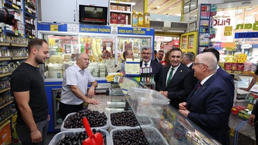 Bakan Güler Afyonkarahisar'da esnafı ziyaret edip taleplerini dinledi