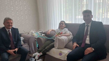Beyşehir'de evde eğitim gören öğrencilere İlçe Milli Eğitim Müdürü'nden ziyaret