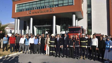 Bitlis Valiliğinde yangın tatbikatı Vali Karakaya'nın butona basmasıyla başladı