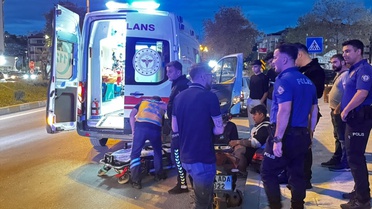 Boyabat'ta kontrolden çıkan motosiklet devrildi, sürücüsü yaralandı
