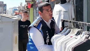 Hatay'da zabıta kaldırım işgallerine müdahale etti, esnafa uyarı yapıldı