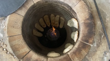Patnos'ta fırıncılar gün doğmadan tandır başında, günlük 1000-1500 ekmek satıyor