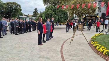 Tekirdağ'da İlköğretim Haftası çelenk töreni Vali Soytürk'ün katılımıyla yapıldı