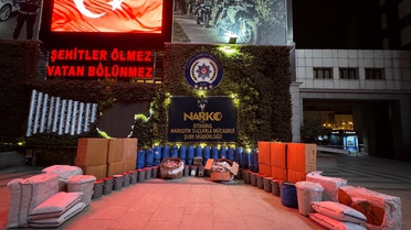 İstanbul Esenyurt'ta uyuşturucu operasyonu, 3,5 milyon hap üretecek ham madde ele geçti