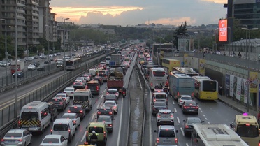 İstanbul'da akşam trafiği durma noktasında, yoğunluk yüzde 78'e ulaştı