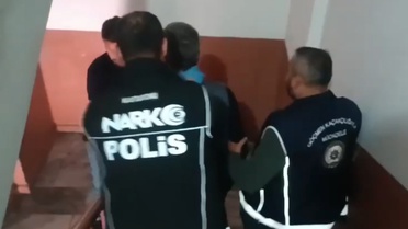 Kastamonu'da 18 adrese eş zamanlı operasyonda 14 aranan şahıs yakalandı