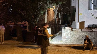 Kayseri’deki bıçaklı kavgada ölen şahsın, olay öncesi keserle yürüdüğü anlar kameraya yansıdı
