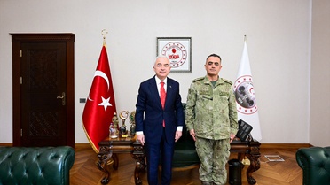 Kırklareli Valisi Turan, Tuğgeneral Yıldızhan'ı makamında kabul etti
