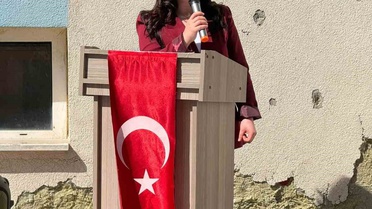 Refahiye'de İlköğretim Haftası programı bakımsız okulda yapıldı
