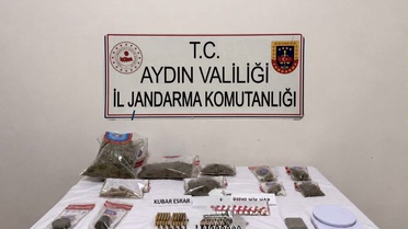 Söke'de eş zamanlı uyuşturucu operasyonunda 3,3 kilogram esrar ele geçirildi