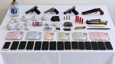 Tokat'ta 17 adrese eş zamanlı uyuşturucu operasyonu, 20 şüpheli gözaltında
