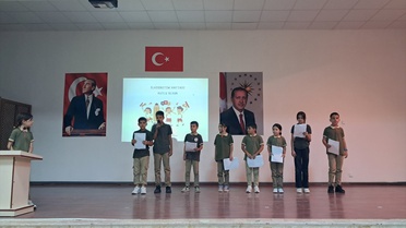 Ağın'da İlköğretim Haftası törenle başladı, 4. sınıflar birincilere hediye verdi