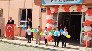 Altıntaş'ta İlköğretim Haftası, İstiklal İlkokulundaki programla kutlandı