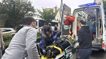Bolu'da yolun karşısına geçmeye çalışan kadına otomobil çarptı, yaralandı