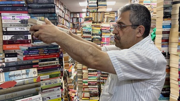 Sahaf Kaynar'ın 45 metrekarelik dükkanında 35 bin kitap, alıcısını bekliyor