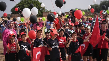 Manisa'da öğrenciler Gazzeli çocuklar için balon ve uçurtma uçurdu