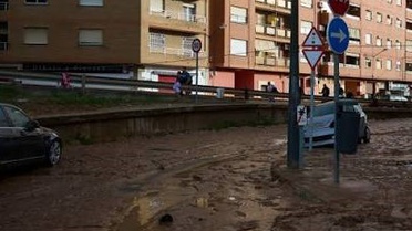 İspanya'nın doğusundaki selde 1 kişi boğuldu, Barcelona'da 23 uçuş iptal edildi