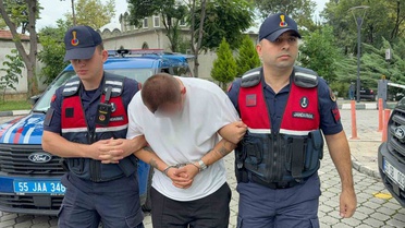 Samsun Atakum'da operasyonda motosiklet çantasında 7 bin 999 sentetik ecza hap bulundu