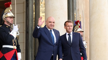 Lübnan Cumhurbaşkanı Avn, Macron ile Paris'te İsrail saldırılarını görüştü