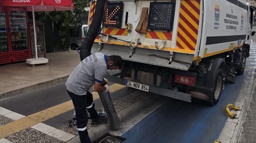 Marmaris Belediyesi yağış öncesi mazgal ve dere yataklarını temizledi
