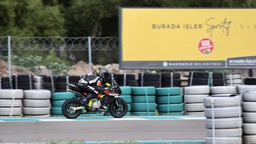 Avrupa şampiyonu 11 yaşındaki motosikletçi Poyraz Bor, MotoGP hayaliyle hız kesmiyor