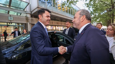 Bakan Kurum Paris'te Fransa Kalkınma Ajansı CEO'su Lecourtier ile görüştü