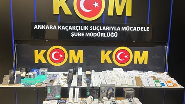 Polatlı'da 4 adrese eş zamanlı kaçak telefon operasyonu, 4 şüpheli gözaltında