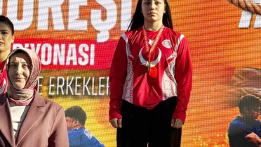 Samsunlu mas güreşçiler İstanbul'da 2 Türkiye şampiyonluğu kazandı