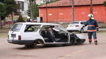 Yozgat itfaiyesinden kaza ve yangın tatbikatı, 55 personel görev aldı