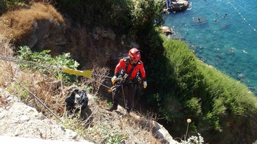 Antalya'da falezler ve su altında çöp temizliği yapıldı