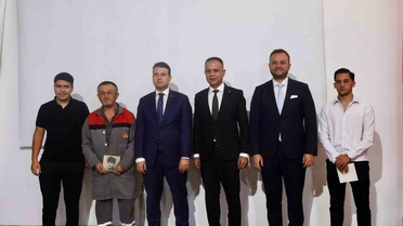 Çivril'de 56 yıllık oto tamircisi Talip Dinç Yılın Ahisi seçildi