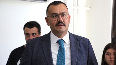 Antalya'da devlet korumasındaki 7 kız çocuğu dart başarısıyla ödüllendirildi