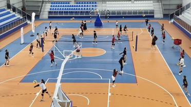 Beypazarı'nda 1000 kişilik yeni spor salonunda ilk voleybol antrenmanı yapıldı
