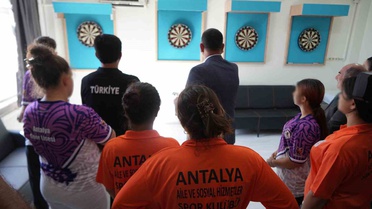 Antalya'da dart projesiyle 7 genç lisanslı sporcu oldu, dereceler geldi