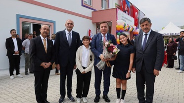 Erzincan'da hayırseverlerin yaptırdığı anaokulu Vali Aydoğdu'nun katılımıyla açıldı